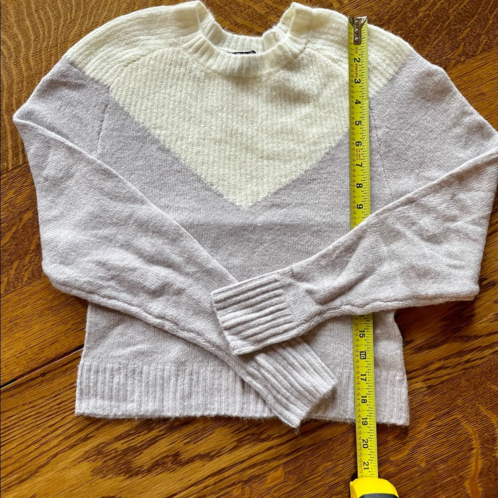 Express Sweater - Picture 4 of 10